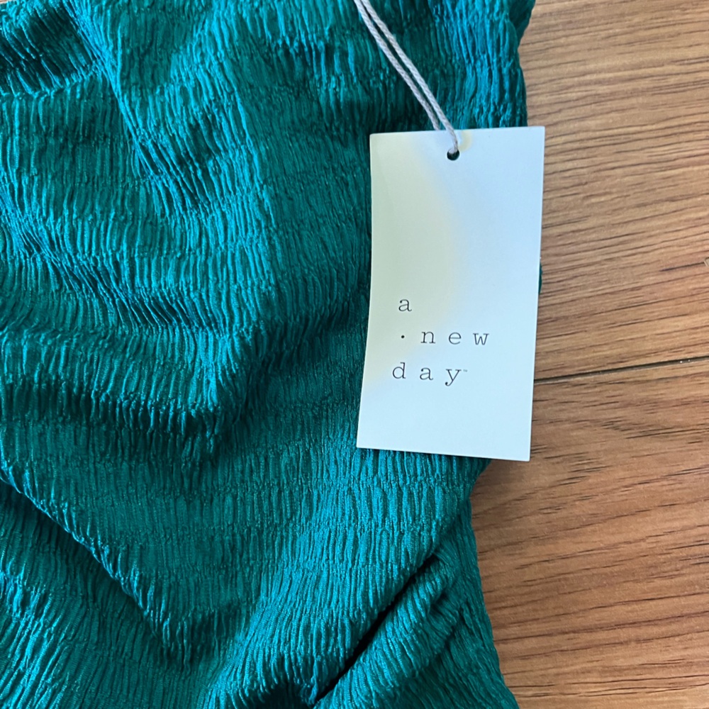 A New Day Jade Green Smocked Halter Top szL - Picture 2 of 4